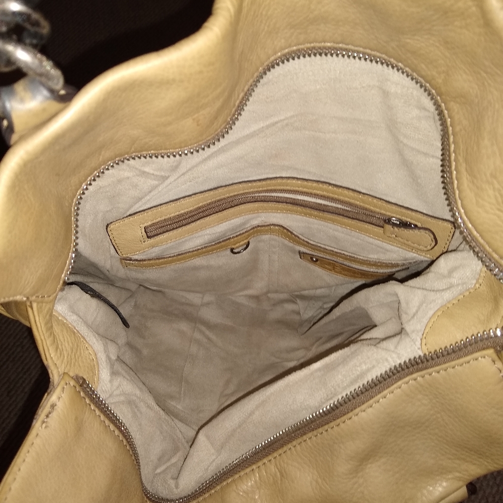 Handbag - Picture 3 of 4